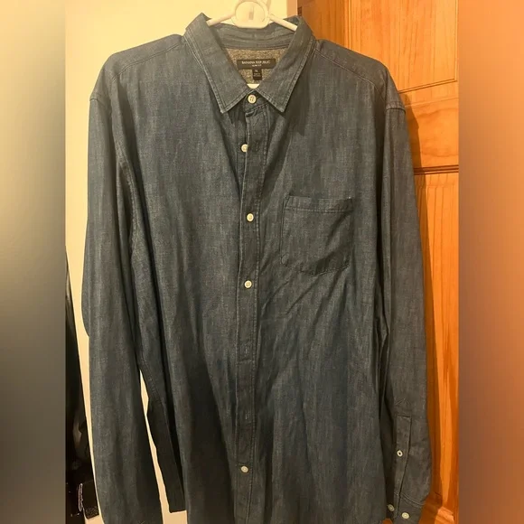 green emerald velvet dress Amazon.com: Banana Republic Mens 585585 Slim Fit Short Sleeve Linen Button  Down Shirt, (XX-Large, Regular, White) : Clothing, Shoes & Jewelry main image 1